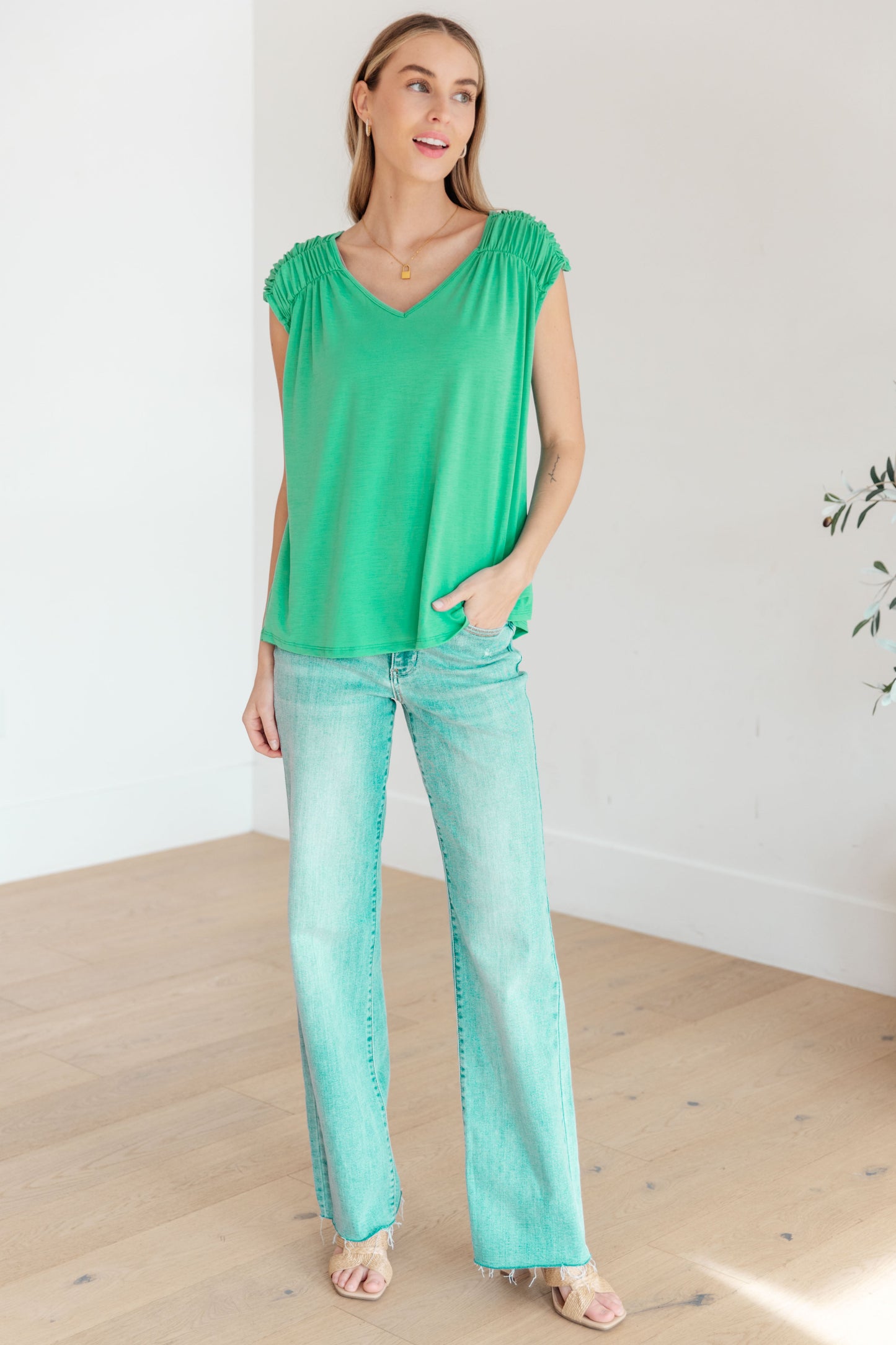 Dear Scarlett Ruched Cap Sleeve Top in Emerald