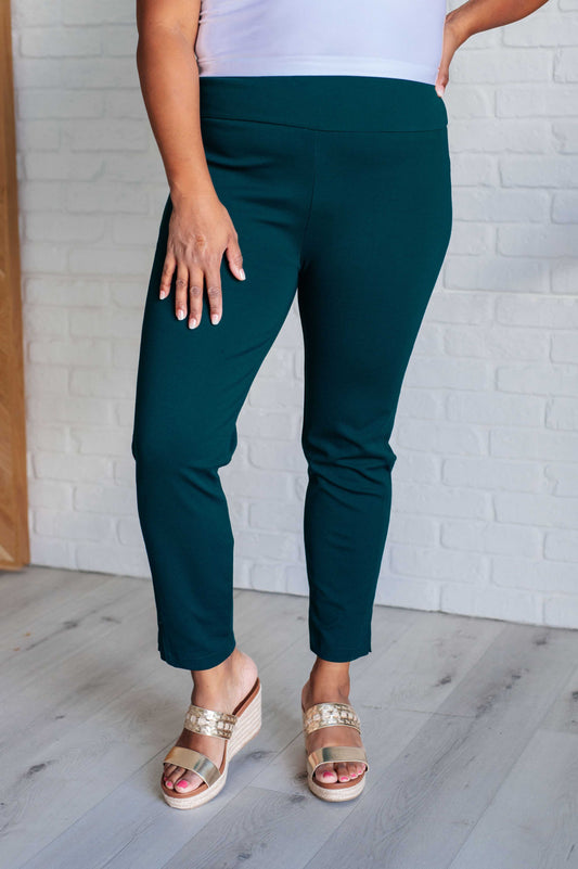 Dear Scarlett Magic Ankle Crop Skinny Pants in Hunter Green