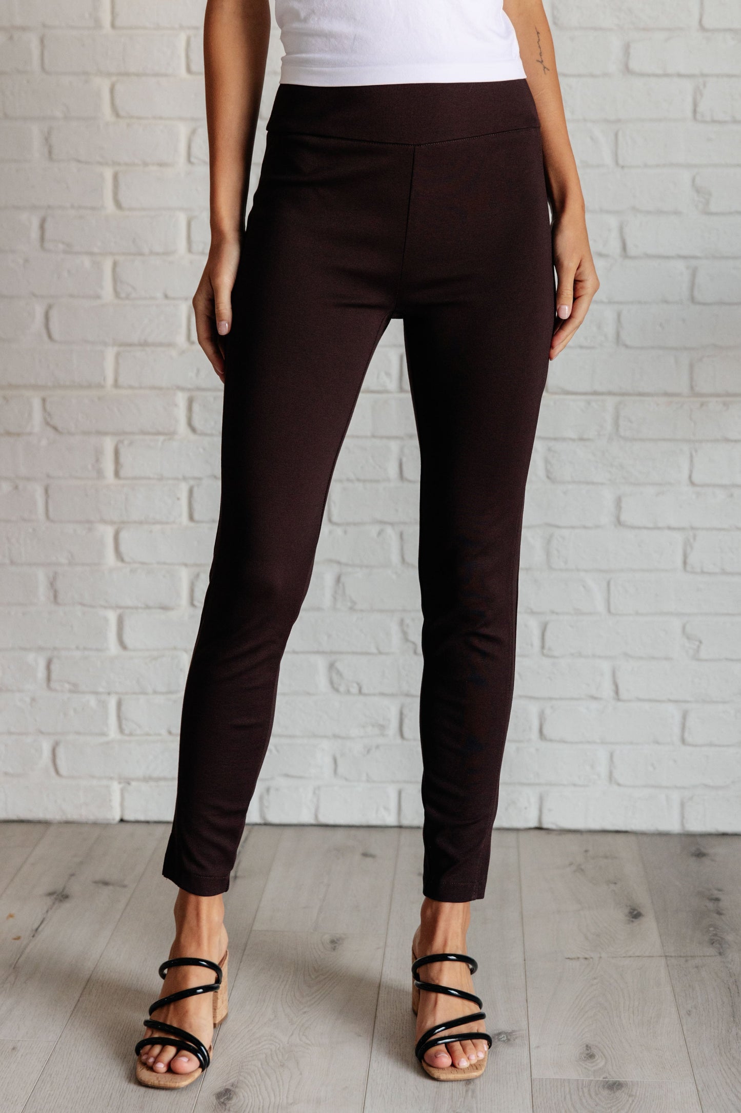 Dear Scarlett Magic Skinny 28" Pants in Chocolate