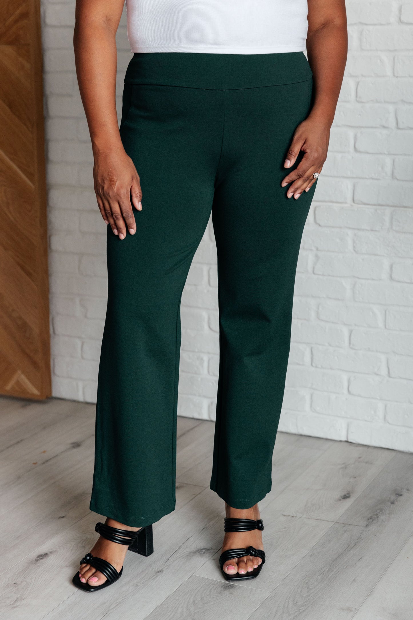 Dear Scarlett Magic Straight Pants in Hunter Green