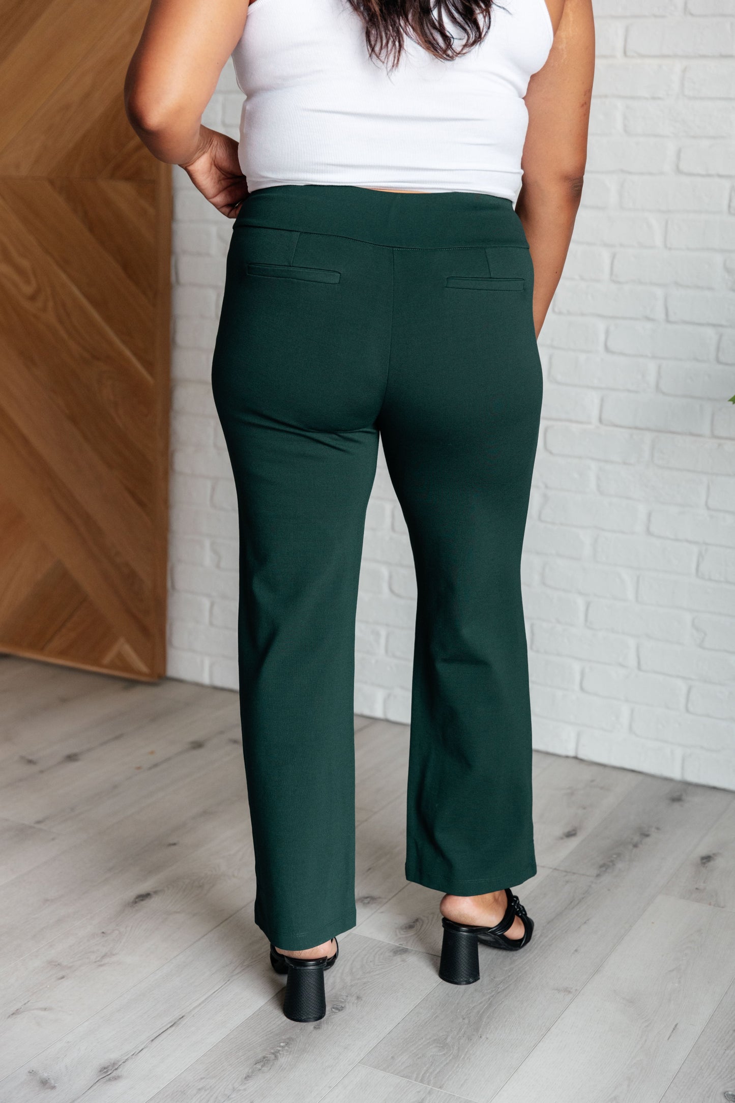 Dear Scarlett Magic Straight Pants in Hunter Green