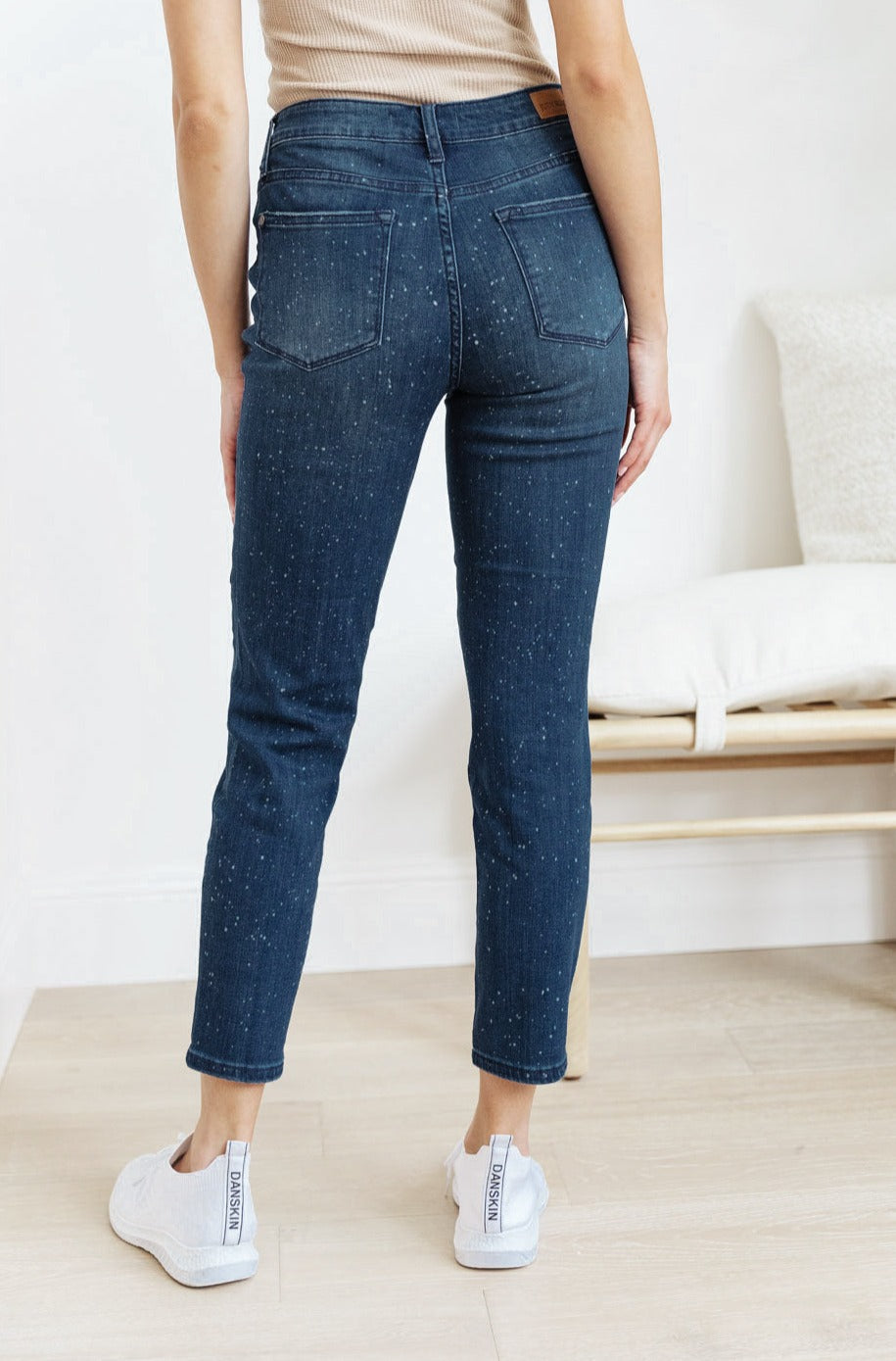 FINAL SALE- Mid-Rise Relaxed Fit Mineral Wash Jeans