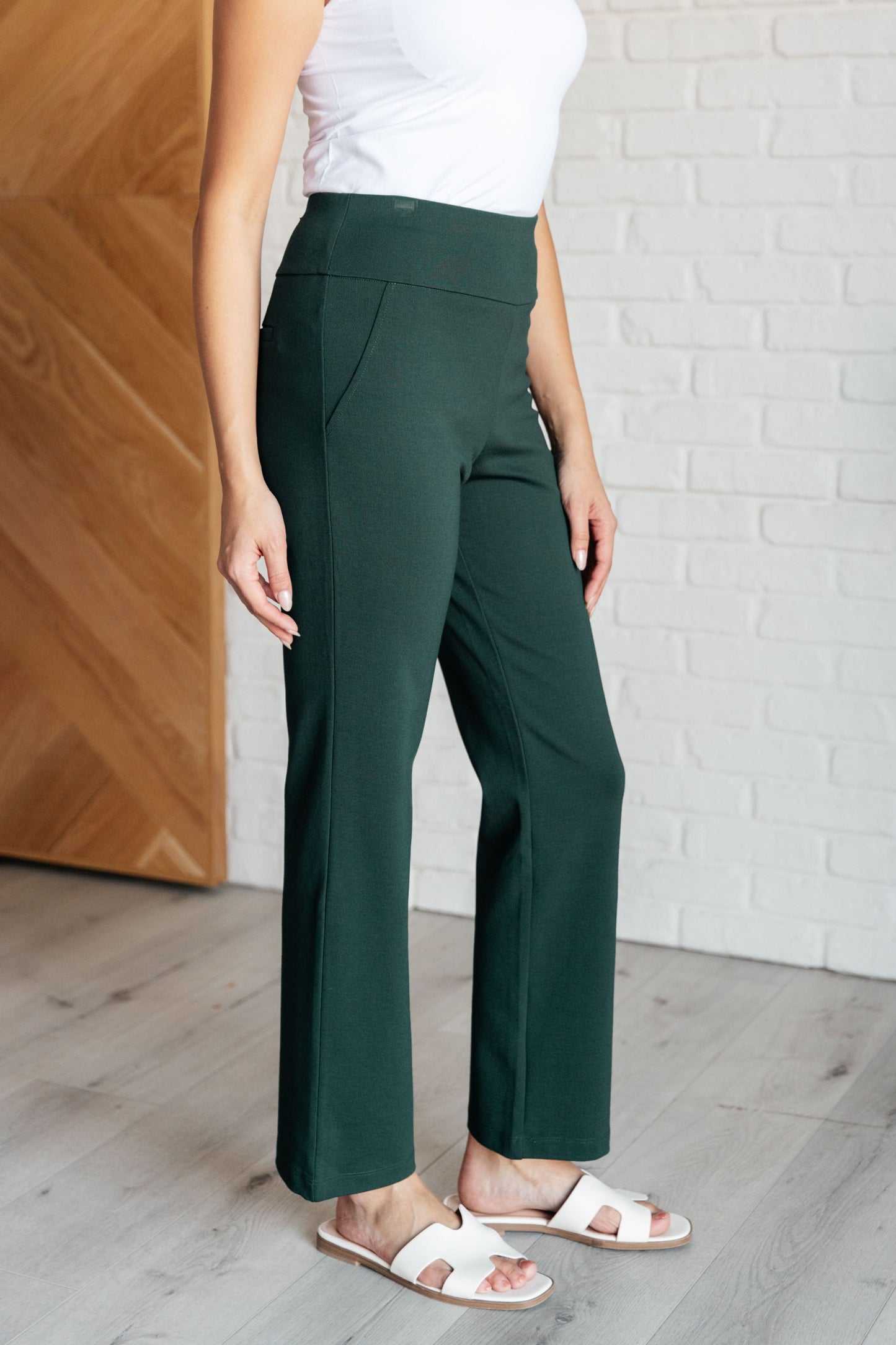 Dear Scarlett Magic Straight Pants in Hunter Green